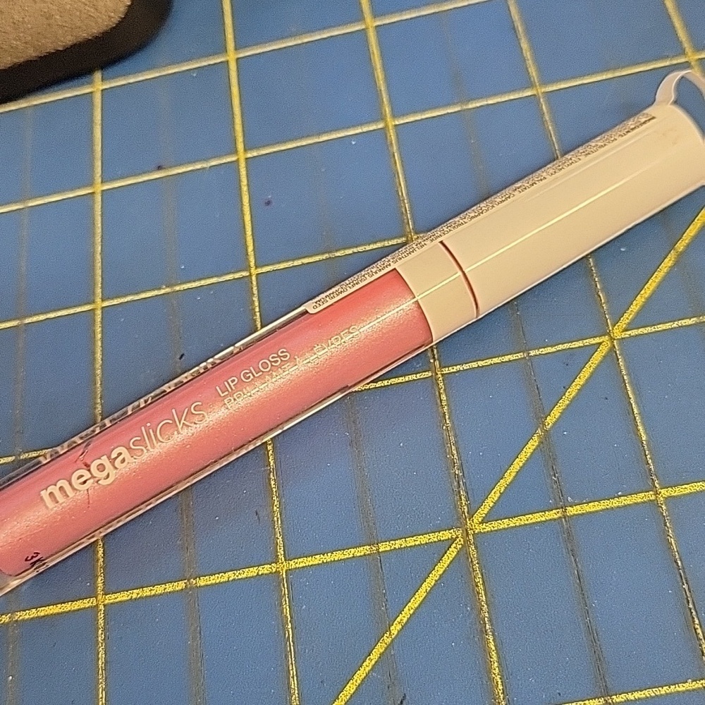 Wet & Wild MegaSlicks Lip Gloss Sinless New 2.2ml Tube